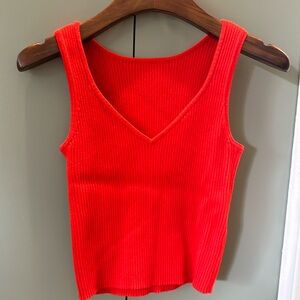 Ribbed V NECK CROP TOP size S